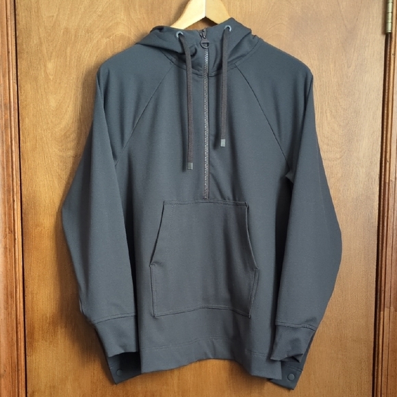 Athleta Tops - Athleta Glacier Handkerchief Poncho In Shale Size XXS